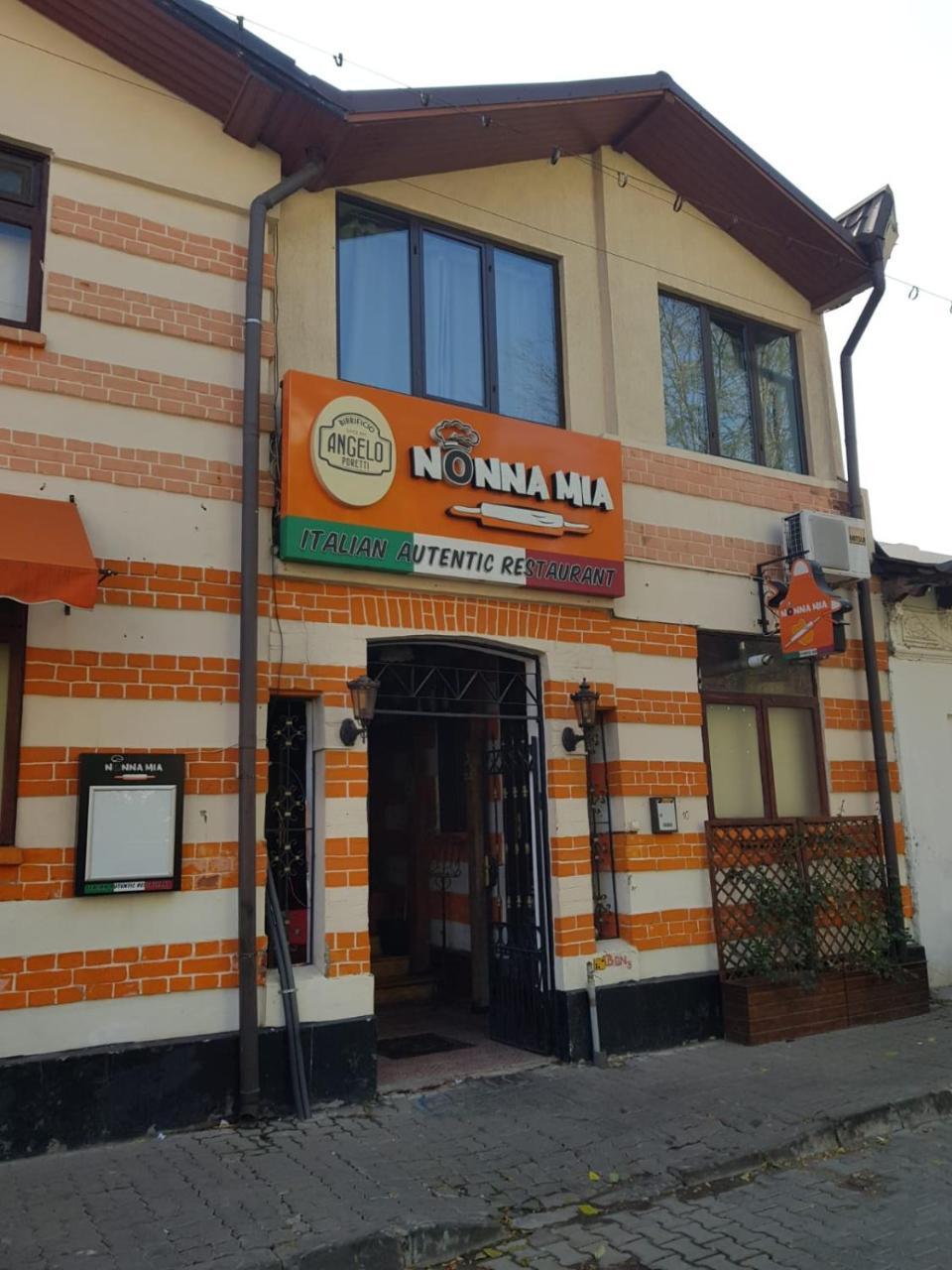 Nonna Mia Hotel Bukarest Exteriör bild