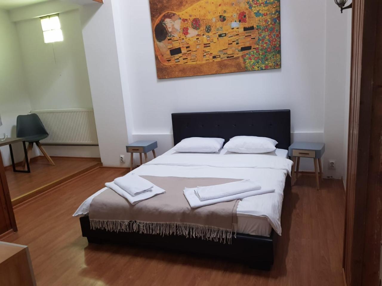Nonna Mia Hotel Bukarest Exteriör bild